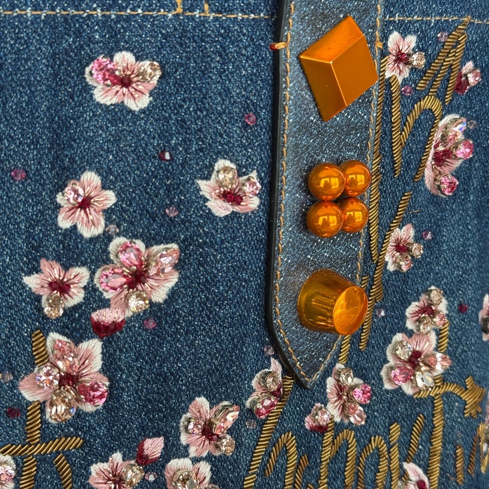 Christian Louboutin - Picture 13 of 13